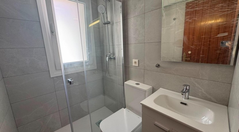 TRES HABITACIONES CON TERRAZA EN EL CENTRO DE BARAKALDO