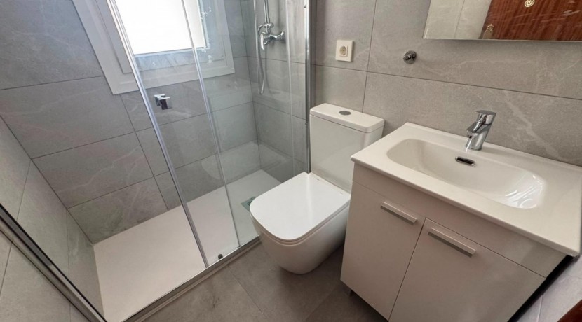 TRES HABITACIONES CON TERRAZA EN EL CENTRO DE BARAKALDO