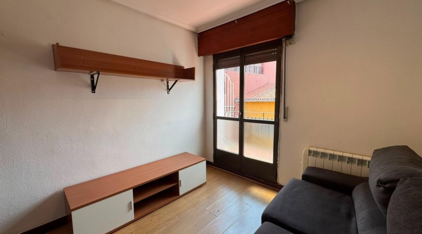 TRES HABITACIONES CON TERRAZA EN EL CENTRO DE BARAKALDO
