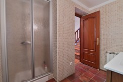 Adosado De 3 Habitaciones Y Jardín En Olabarrieta