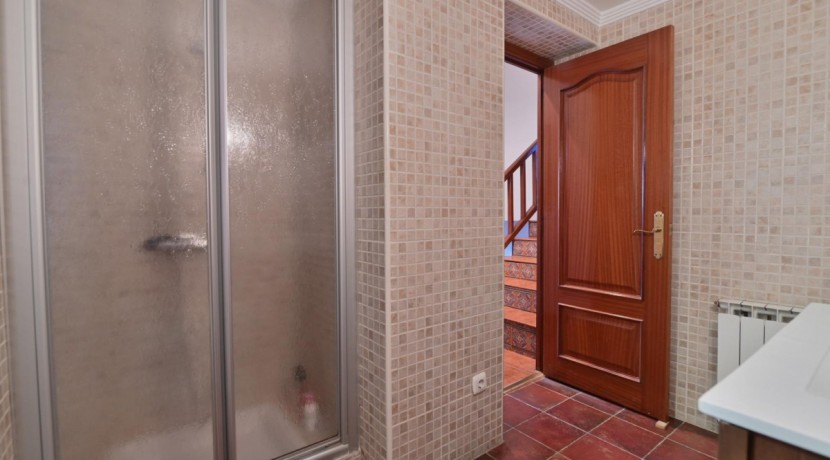 Adosado De 3 Habitaciones Y Jardín En Olabarrieta
