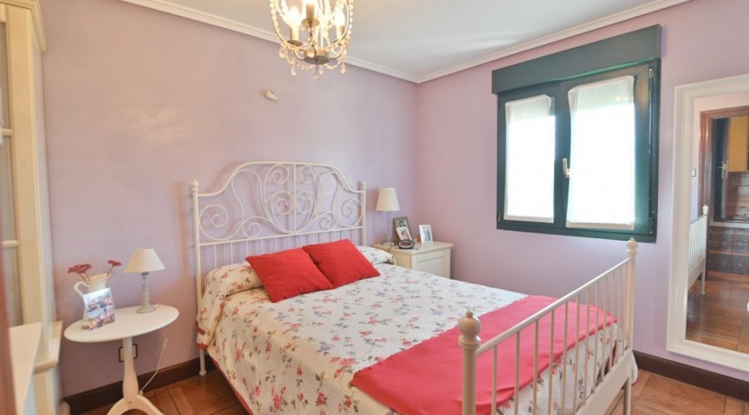 Adosado De 3 Habitaciones Y Jardín En Olabarrieta