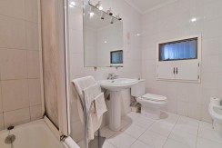 Adosado De 3 Habitaciones Y Jardín En Olabarrieta