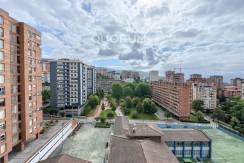 Amplio Piso con Gran Altura y Luminoso De 4 Dormitorios Con Balcón, Ascensor y Garaje y Trastero incluidos en Zona Txurdinaga