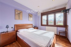 Amplio Piso con Gran Altura y Luminoso De 4 Dormitorios Con Balcón, Ascensor y Garaje y Trastero incluidos en Zona Txurdinaga