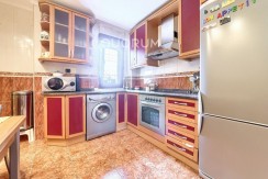 Amplio Piso con Gran Altura y Luminoso De 4 Dormitorios Con Balcón, Ascensor y Garaje y Trastero incluidos en Zona Txurdinaga