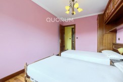 Amplio Piso con Gran Altura y Luminoso De 4 Dormitorios Con Balcón, Ascensor y Garaje y Trastero incluidos en Zona Txurdinaga