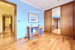 Amplio Piso con Gran Altura y Luminoso De 4 Dormitorios Con Balcón, Ascensor y Garaje y Trastero incluidos en Zona Txurdinaga
