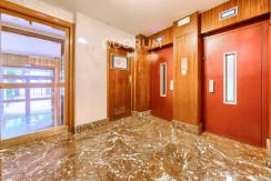 Amplio Piso con Gran Altura y Luminoso De 4 Dormitorios Con Balcón, Ascensor y Garaje y Trastero incluidos en Zona Txurdinaga