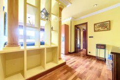 Amplio Piso con Gran Altura y Luminoso De 4 Dormitorios Con Balcón, Ascensor y Garaje y Trastero incluidos en Zona Txurdinaga