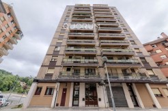 Amplio Piso De 3 Dormitorios y 2 Baños Con Amplio Balcón y Ascensor Cota Cero En Zona San Miguel