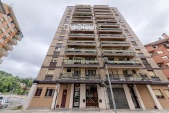 Amplio Piso De 3 Dormitorios y 2 Baños Con Amplio Balcón y Ascensor Cota Cero En Zona San Miguel