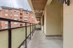 Amplio Piso De 3 Dormitorios y 2 Baños Con Amplio Balcón y Ascensor Cota Cero En Zona San Miguel