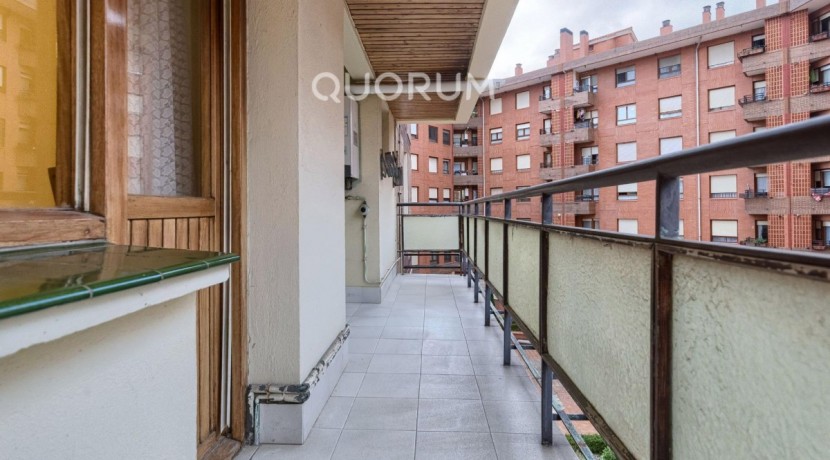 Amplio Piso De 3 Dormitorios y 2 Baños Con Amplio Balcón y Ascensor Cota Cero En Zona San Miguel