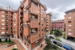 Amplio Piso De 3 Dormitorios y 2 Baños Con Amplio Balcón y Ascensor Cota Cero En Zona San Miguel