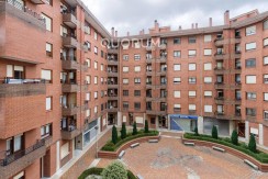 Amplio Piso De 3 Dormitorios y 2 Baños Con Amplio Balcón y Ascensor Cota Cero En Zona San Miguel