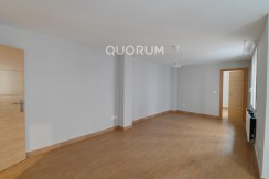 Amplio Piso Sin Amueblar En Algorta