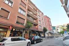 Amplio Piso Sin Amueblar En Algorta