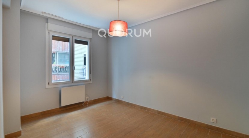 Amplio Piso Sin Amueblar En Algorta