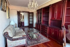 Amplio Piso y Luminoso De 4 Dormitorios y 2 Baños Con Ascensor Cota 0, Balcón y Garaje Opcional En Zona Ayuntamiento