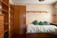Amplio Piso y Luminoso De 4 Dormitorios y 2 Baños Con Ascensor Cota 0, Balcón y Garaje Opcional En Zona Ayuntamiento
