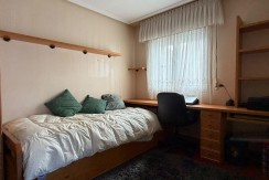 Amplio Piso y Luminoso De 4 Dormitorios y 2 Baños Con Ascensor Cota 0, Balcón y Garaje Opcional En Zona Ayuntamiento