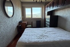 Amplio Piso y Luminoso De 4 Dormitorios y 2 Baños Con Ascensor Cota 0, Balcón y Garaje Opcional En Zona Ayuntamiento