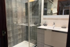 Amplio Piso y Luminoso De 4 Dormitorios y 2 Baños Con Ascensor Cota 0, Balcón y Garaje Opcional En Zona Ayuntamiento