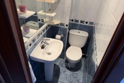 Amplio Piso y Luminoso De 4 Dormitorios y 2 Baños Con Ascensor Cota 0, Balcón y Garaje Opcional En Zona Ayuntamiento