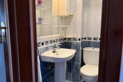 Amplio Piso y Luminoso De 4 Dormitorios y 2 Baños Con Ascensor Cota 0, Balcón y Garaje Opcional En Zona Ayuntamiento
