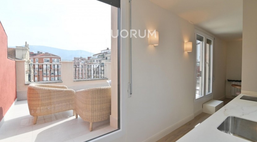 Apartamento con terraza en el centro
