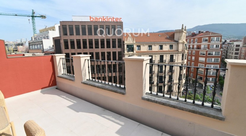 Apartamento con terraza en el centro