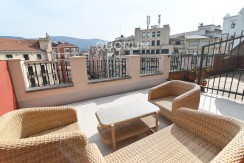 Apartamento con terraza en el centro