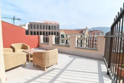 Apartamento con terraza en el centro