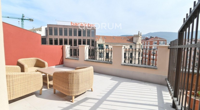 Apartamento con terraza en el centro