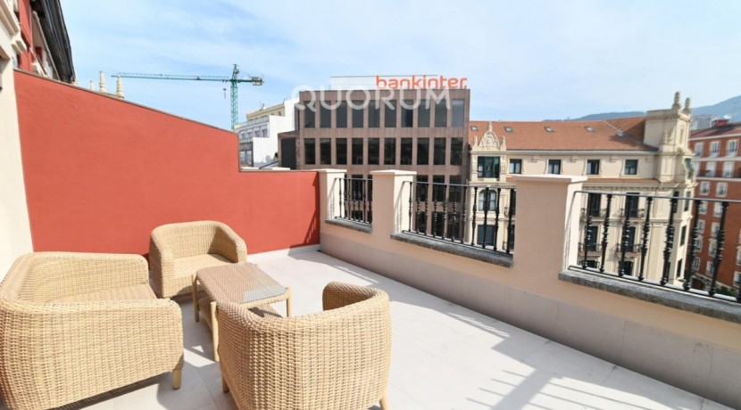 Apartamento con terraza en el centro
