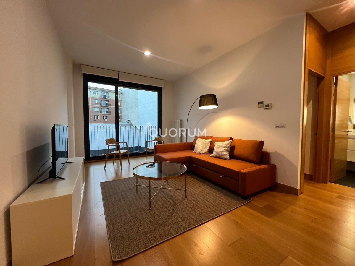 Apartamento en Abando Interior con terraza Contrato de Temporada