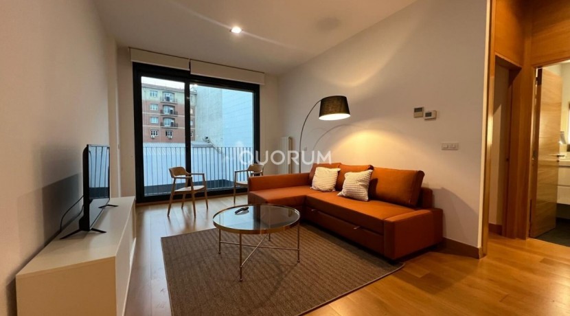 Apartamento en Abando Interior con terraza Contrato de Temporada