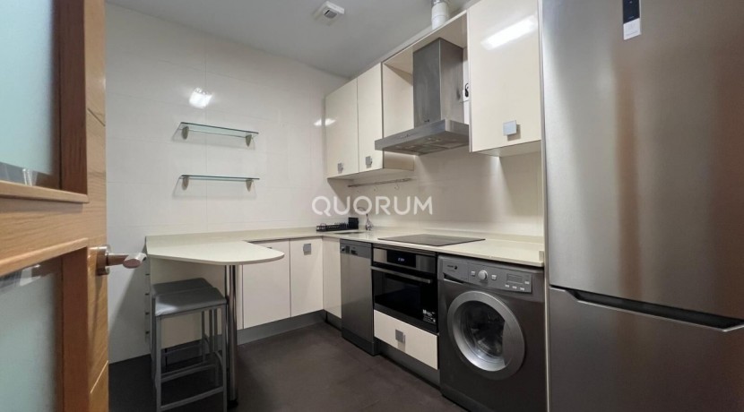 Apartamento en Abando Interior con terraza Contrato de Temporada