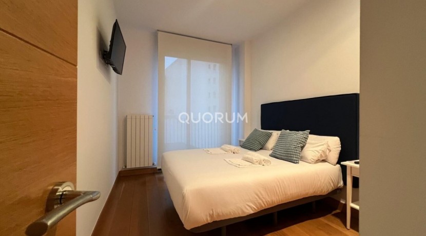 Apartamento en Abando Interior con terraza Contrato de Temporada