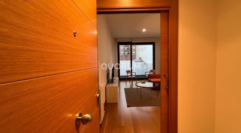 Apartamento en Abando Interior con terraza Contrato de Temporada