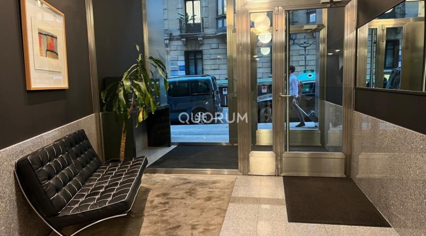 Apartamento en Abando Interior con terraza Contrato de Temporada