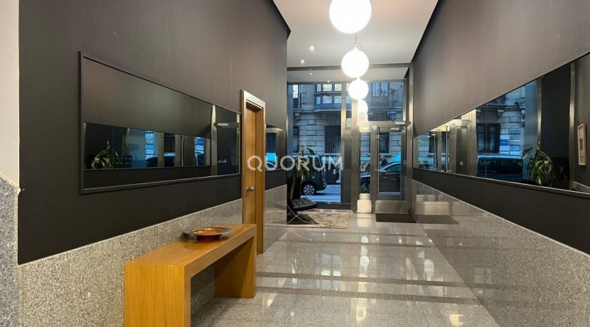 Apartamento en Abando Interior con terraza Contrato de Temporada