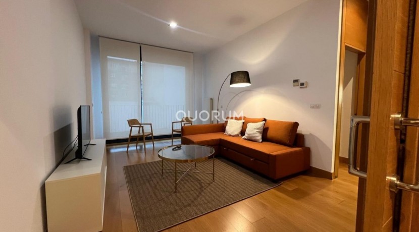 Apartamento en Abando Interior con terraza Contrato de Temporada