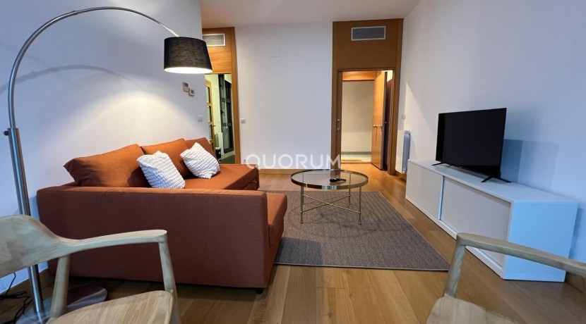 Apartamento en Abando Interior con terraza Contrato de Temporada
