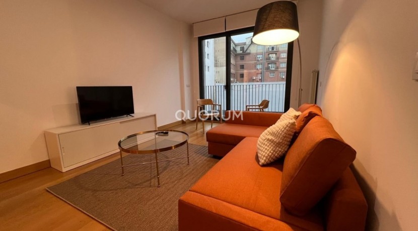 Apartamento en Abando Interior con terraza Contrato de Temporada