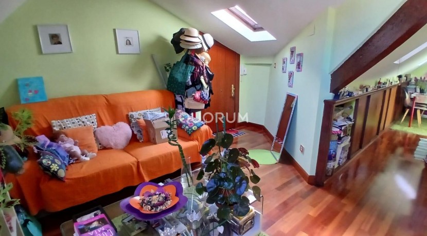 Buhardilla Con Encanto de 2 Habitaciones