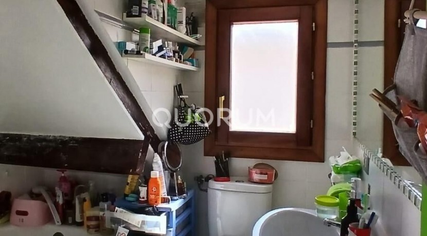 Buhardilla Con Encanto de 2 Habitaciones