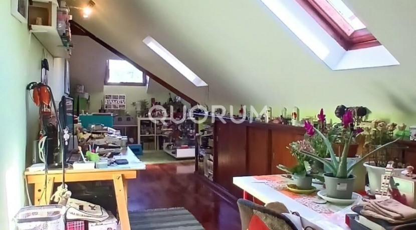 Buhardilla Con Encanto de 2 Habitaciones