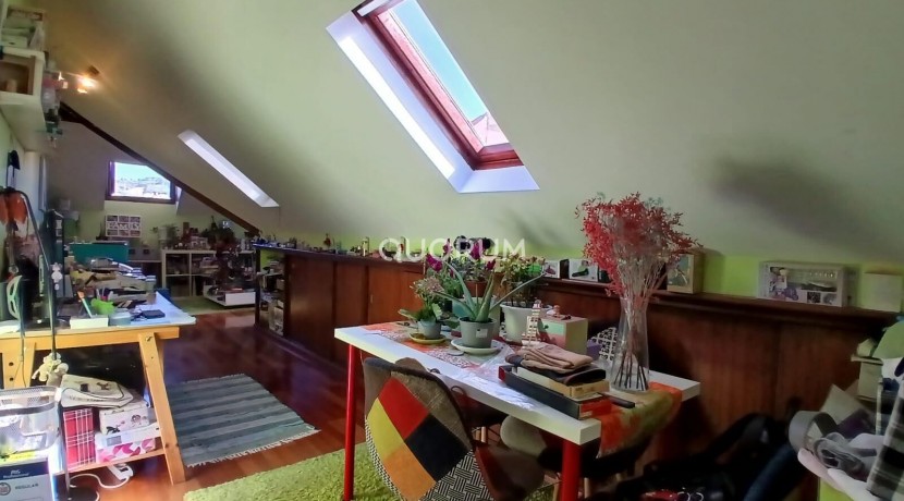 Buhardilla Con Encanto de 2 Habitaciones